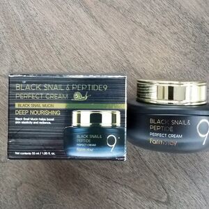 Black Snail Peptide9 unisex